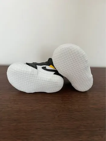 Baby Nike Jordans  (Retails 80$), Shoes 2 (Baby: 0-12 mth)