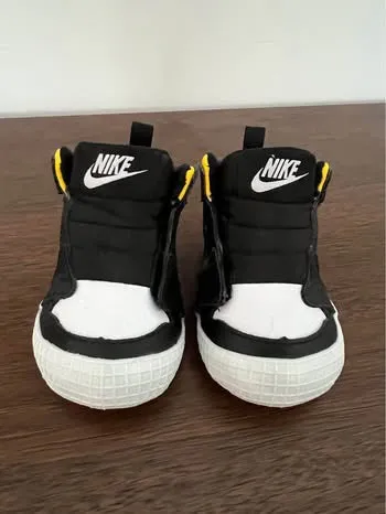 Baby Nike Jordans  (Retails 80$), Shoes 2 (Baby: 0-12 mth)