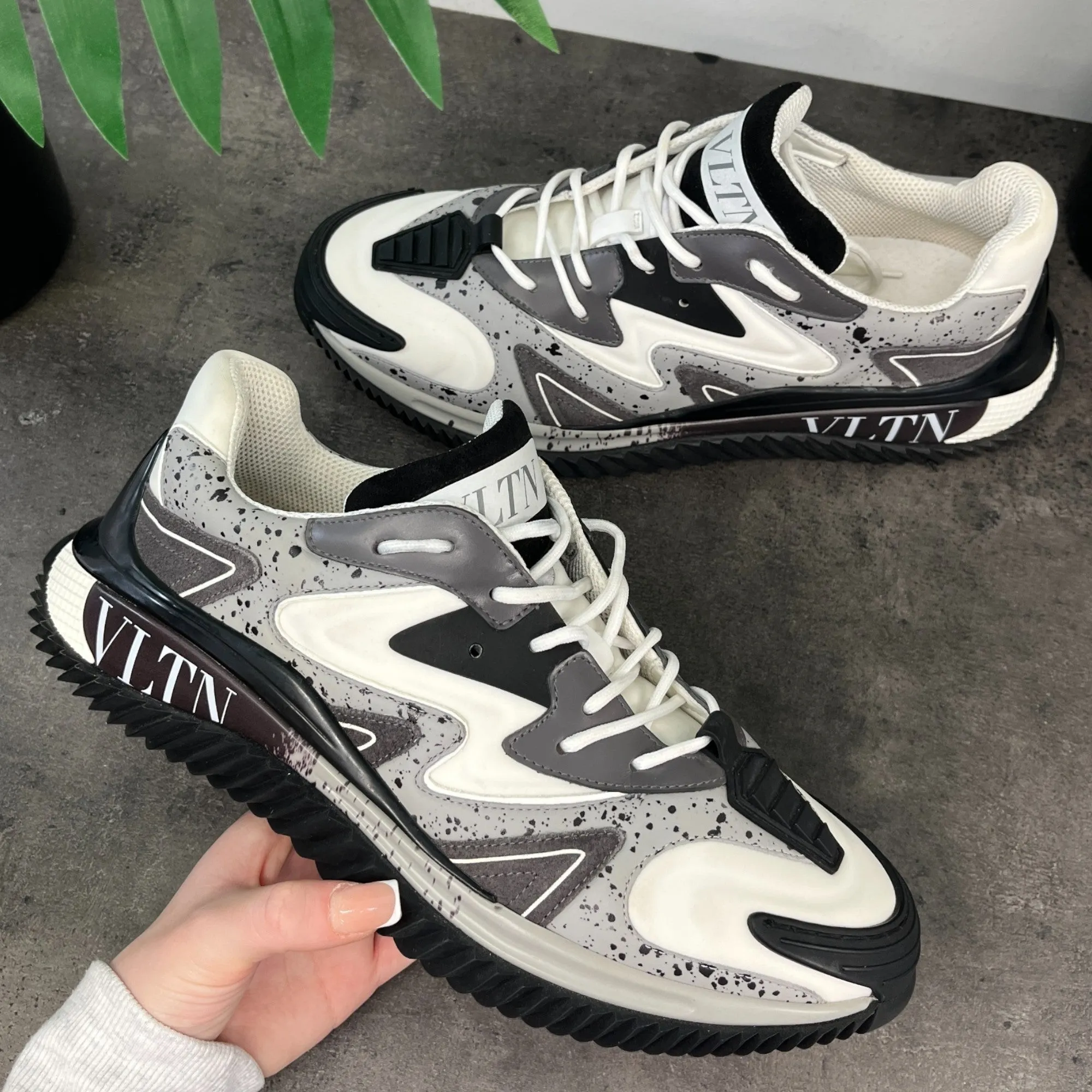 Men's Wade Low Trainers Grey Size EU 40 / UK 6