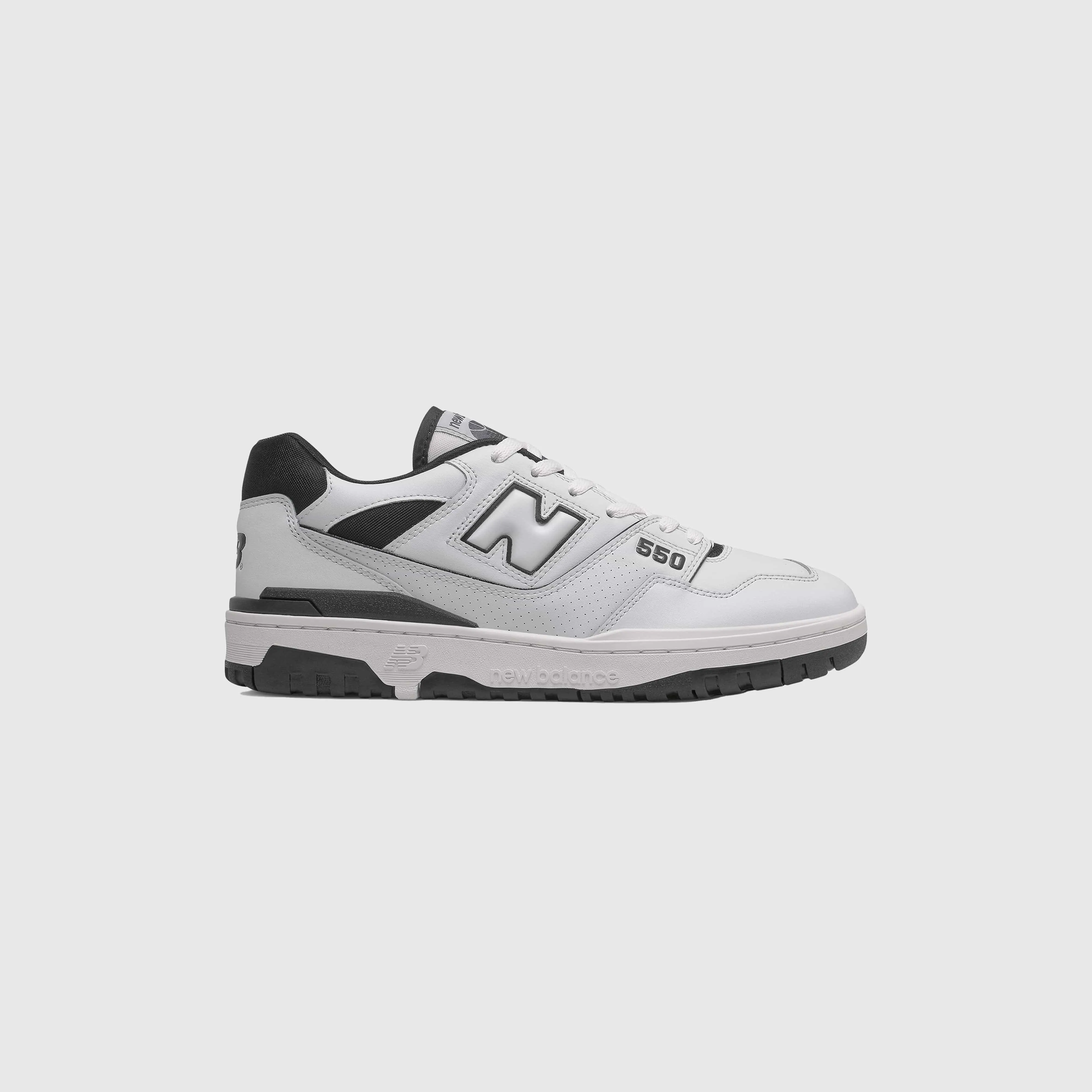 New Balance 550 - White / Black