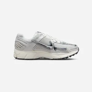 NIKE  Air Zoom Vomero 5 'Photon Dust Metallic Silver' WMNS